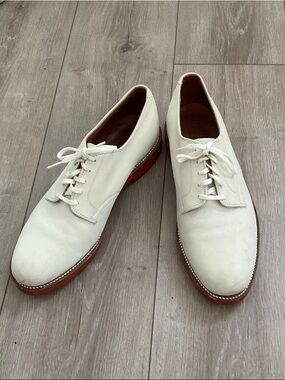 Men's Cream Leather Derby Shoes with Contrasting Brown Sole